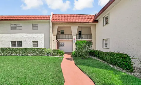 445 Lake Frances Drive 445, West Palm Beach, FL 33411