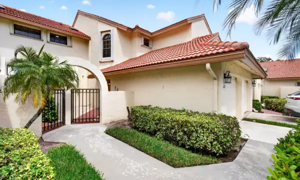 8320 Waterline Drive 202, Boynton Beach, FL 33472