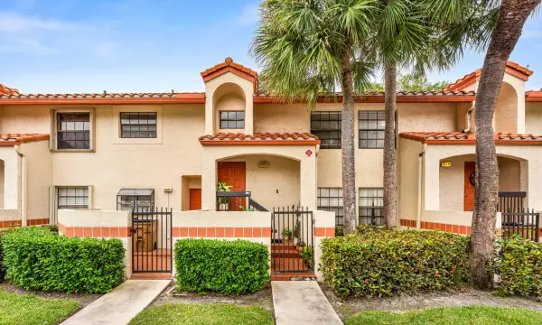 906 Congressional Way 906, Deerfield Beach, FL 33442
