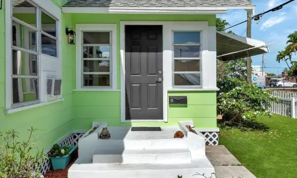 713 10th Avenue N, Lake Worth Beach, FL 33460