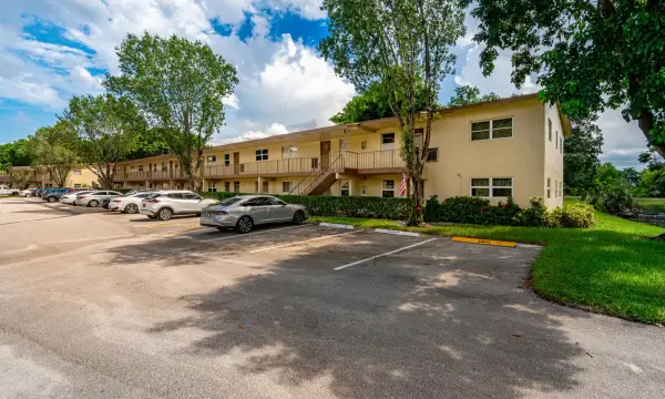 7610 NW 1st Street 205, Margate, FL 33063
