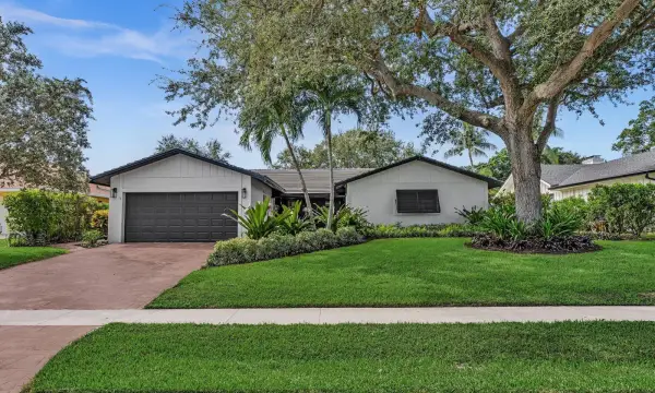 3264 Lakeview Drive, Delray Beach, FL 33445