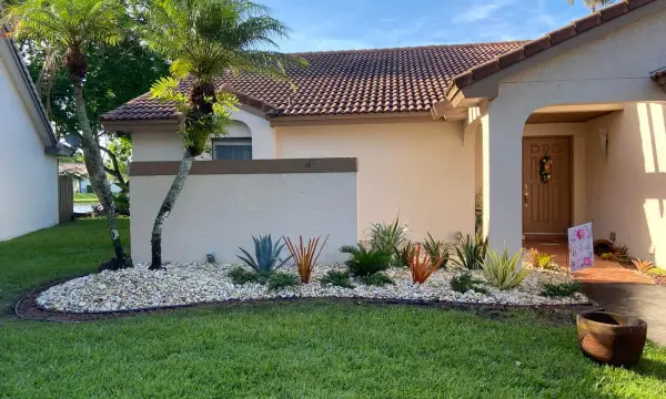 2067 Montpeliar, Weston, FL 33326