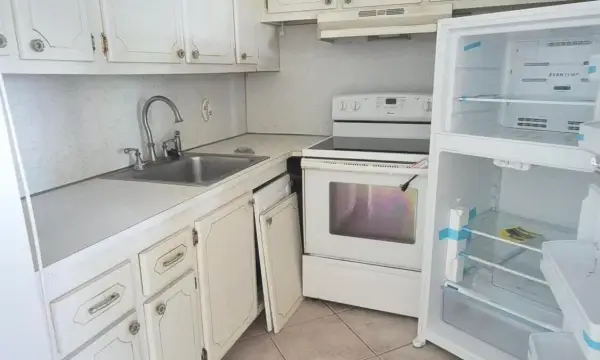 79 Canterbury D, West Palm Beach, FL 33417