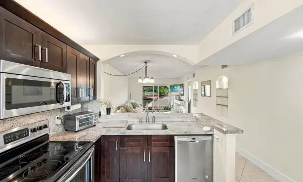 6585 Somerset Drive 102, Boca Raton, FL 33433