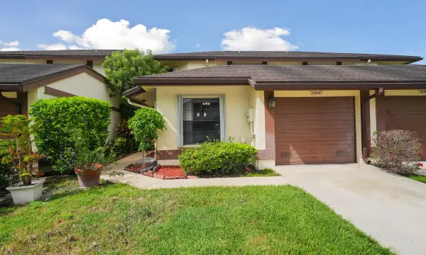 20847 Boca Ridge Drive N, Boca Raton, FL 33428