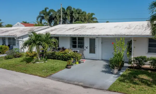 728 Ridge Road 30, Lantana, FL 33462