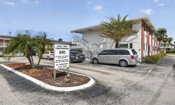 810 Lake Shore Drive 25, Lake Park, FL 33403