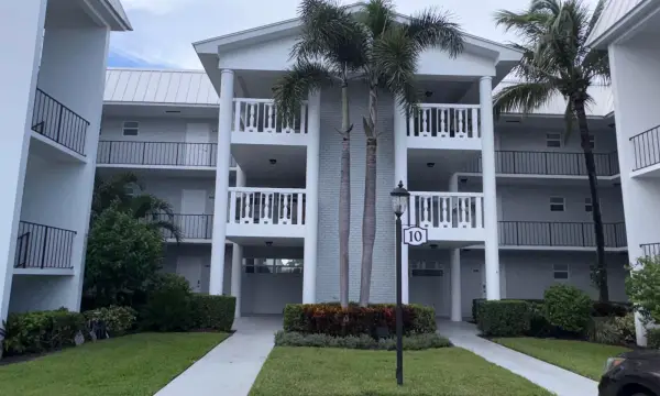10 Colonial Club Drive 305, Boynton Beach, FL 33435