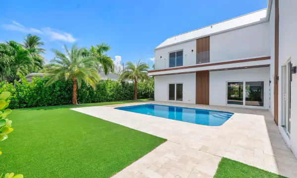 303 SW 14th Place, Boca Raton, FL 33432