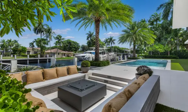 2423 Castilla Isle, Fort Lauderdale, FL 33301