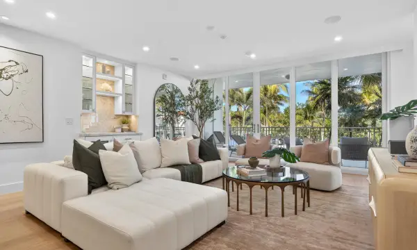 100 Royal Palm Way D2, Palm Beach, FL 33480