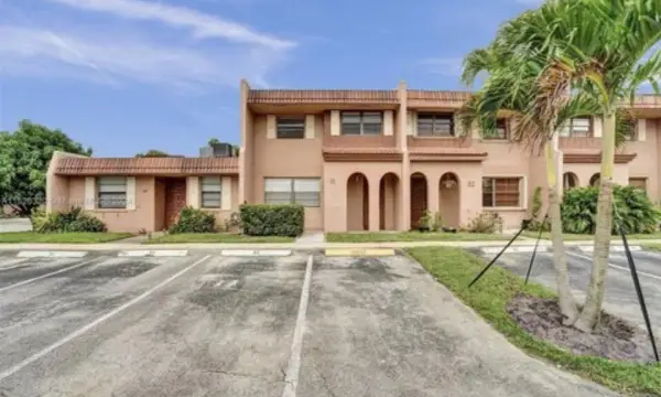 31 Seville Circle 2-49, Davie, FL 33324