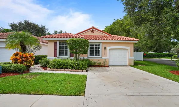 15298 SW 49th Street, Davie, FL 33331