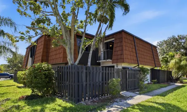 6345 Red Pine Lane A, Greenacres, FL 33415