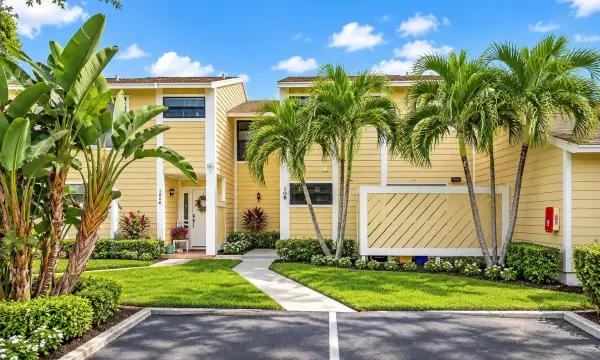 502 Lakewood Drive 10b, Jupiter, FL 33458