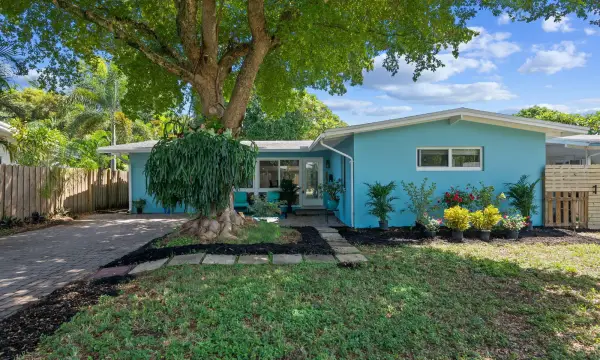 1636 NE 7th Terrace, Fort Lauderdale, FL 33305