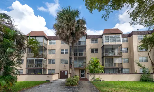 7300 NW 17th Street 105, Plantation, FL 33313