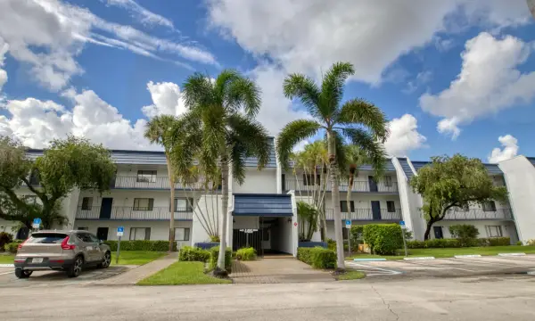 4489 Luxemburg Court 304, Lake Worth, FL 33467