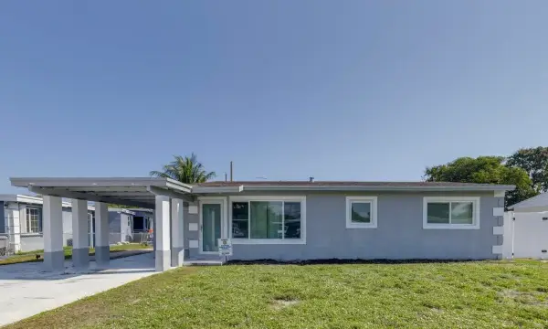 1526 NE 1st Court, Boynton Beach, FL 33435