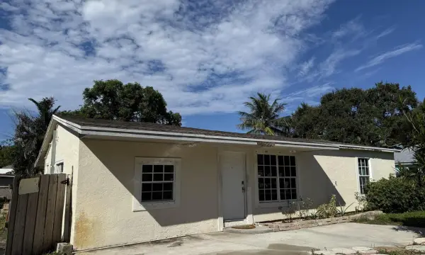 2829 Shawnee Road, West Palm Beach, FL 33406