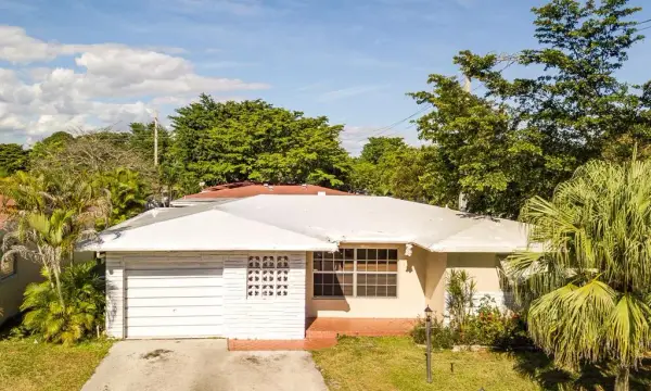 901 NW 48th Place, Pompano Beach, FL 33064