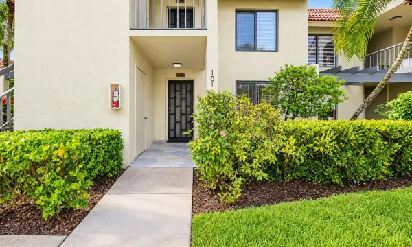 5640 Fairway Park Drive 101, Boynton Beach, FL 33437