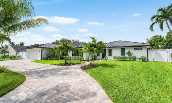 111 Fairview W, Tequesta, FL 33469