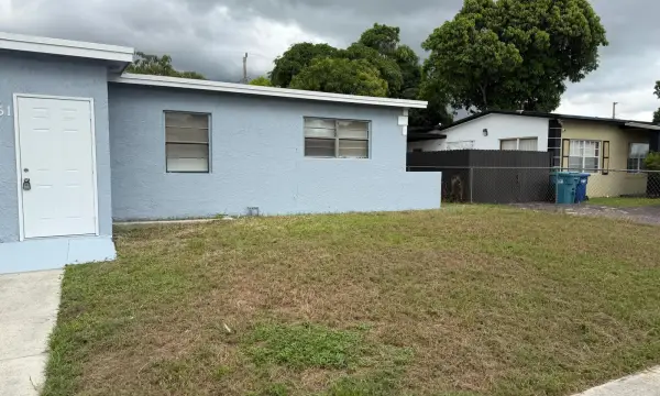 3451 NW 6th Street, Lauderhill, FL 33311