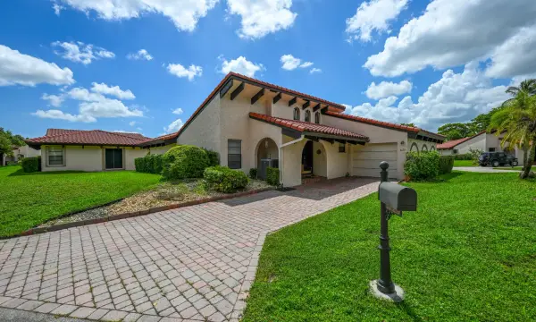 8129 Pine Circle 33, Tamarac, FL 33321