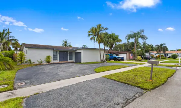 2000 NW 91st Way, Sunrise, FL 33322