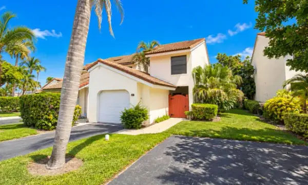 1800 Embassy Drive 132, West Palm Beach, FL 33401