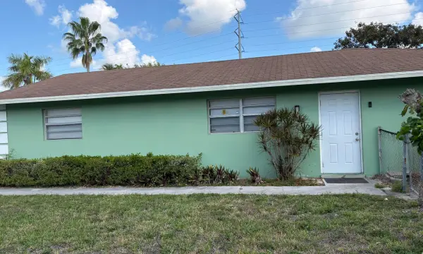5954 Bahama Court, West Palm Beach, FL 33407