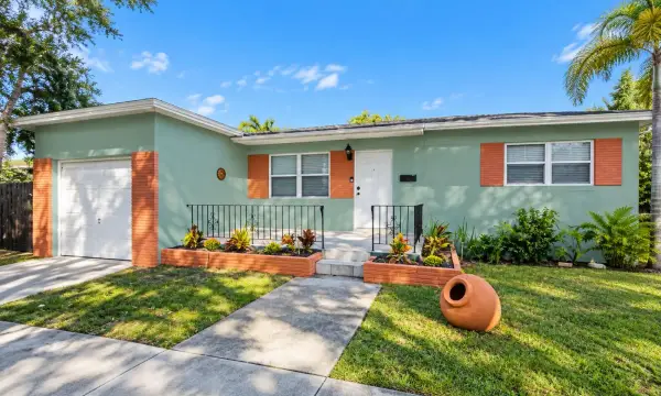 805 S 26th Avenue, Hollywood, FL 33020