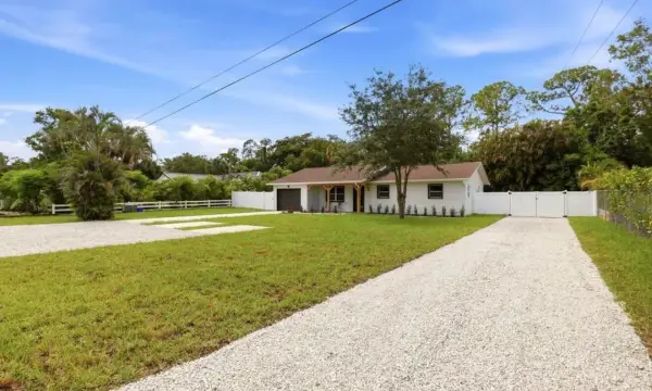 15409 Los Angeles Drive, Loxahatchee, FL 33470