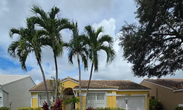 10144 Aspen Way, Palm Beach Gardens, FL 33410