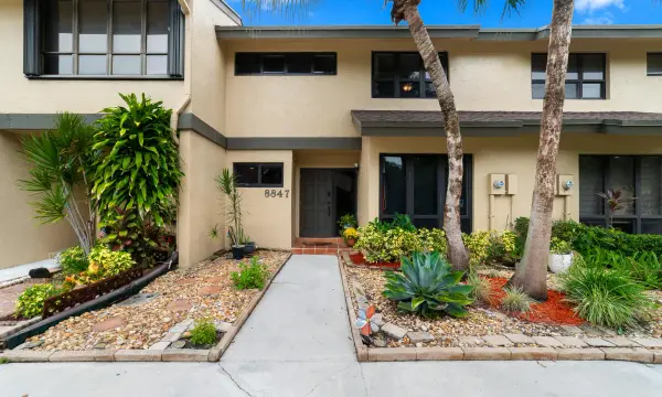 8847 Cleary Boulevard, Plantation, FL 33324