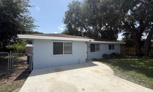 5900 SW 26th Street, West Park, FL 33023