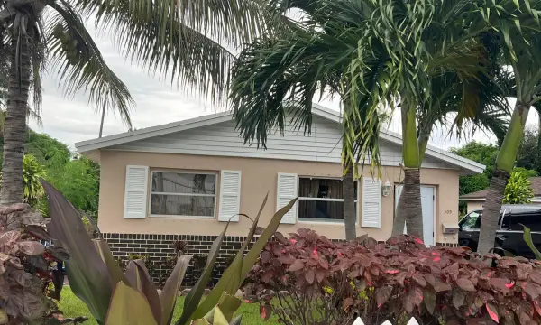 509 SW 10th Street, Delray Beach, FL 33444