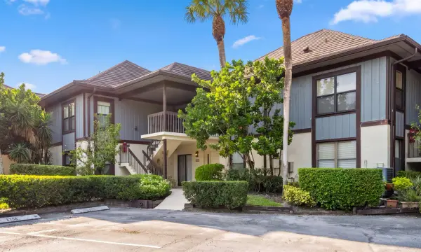 13329 Polo Club Road 105, Wellington, FL 33414