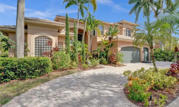 19462 Saturnia Lakes Drive, Boca Raton, FL 33498