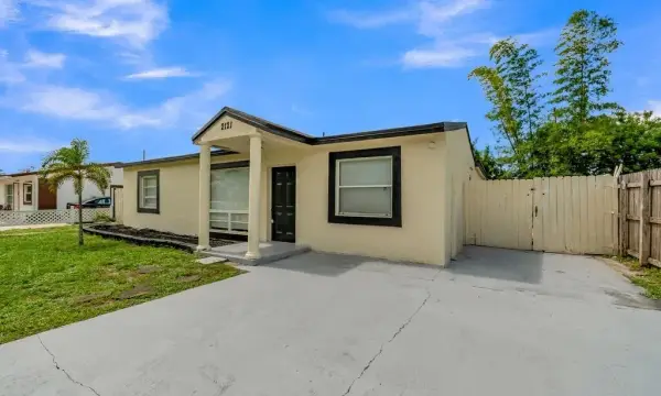 2121 SW 46th Avenue, Fort Lauderdale, FL 33317