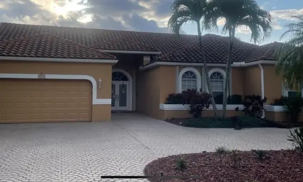 2129 Sea Pines Way, Coral Springs, FL 33071