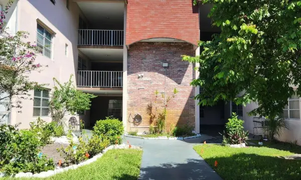 2901 NW 47th Terrace 143c, Lauderdale Lakes, FL 33313