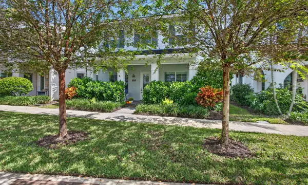 8028 Hobbes Way, Palm Beach Gardens, FL 33418