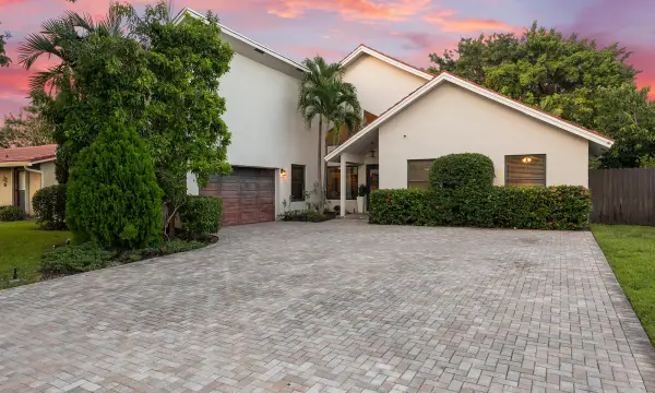 875 NW 83rd Drive, Coral Springs, FL 33071