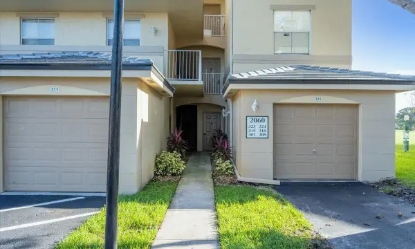 2060 Greenview Shores Boulevard 308, Wellington, FL 33414