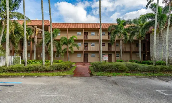 Address Withheld, Royal Palm Beach, FL 33411