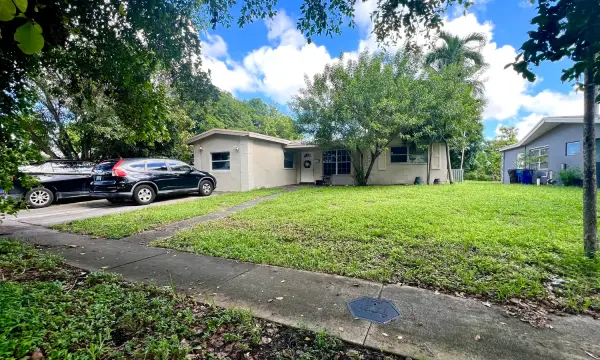3999 NW 36th Street, Lauderdale Lakes, FL 33309