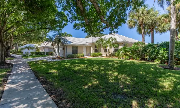 1285 Gator Trail, West Palm Beach, FL 33409